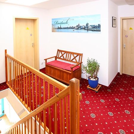 Hotel-Pension "Petridamm" 로스토크 외부 사진