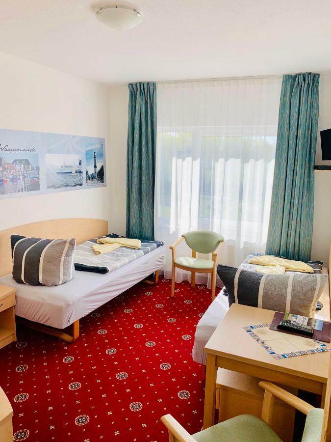 Hotel-Pension "Petridamm" 로스토크 외부 사진