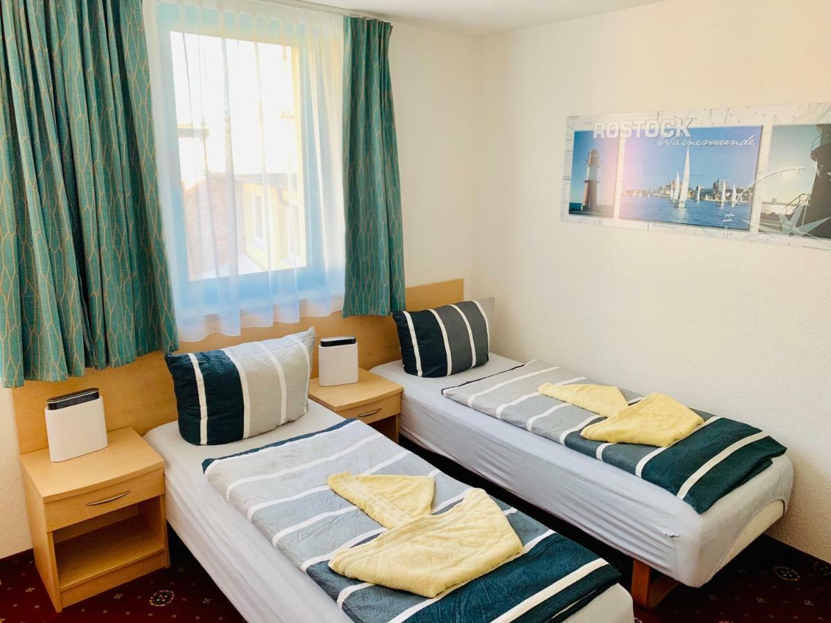 Hotel-Pension "Petridamm" 로스토크 외부 사진